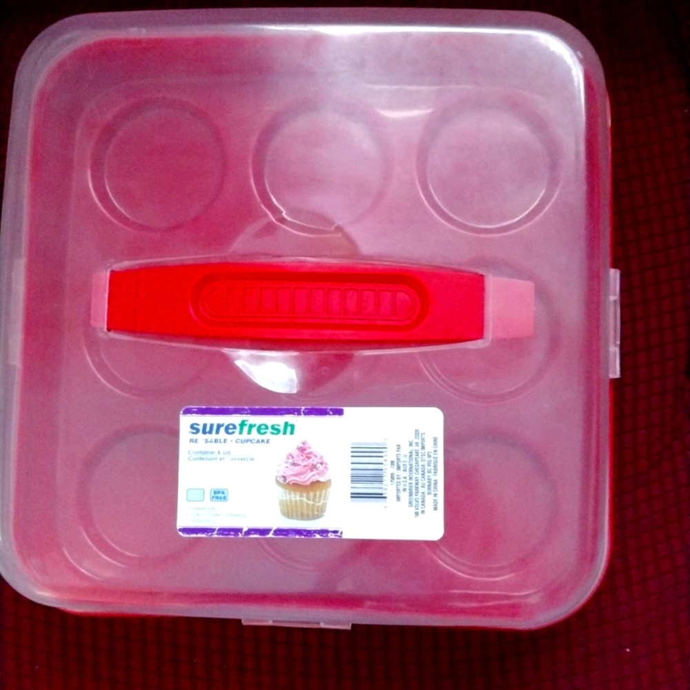 Sure Fresh Reusable Cupcake Container & Lock Lid